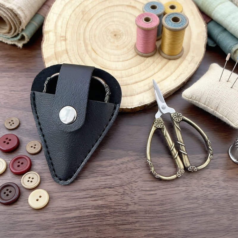 Tesoura Mini Vintage de Aço In - Leather Work In Art avaliação e preço